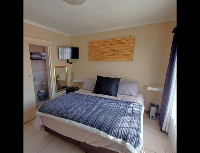 3 BEDROOM TOWNHOUSE FOR SALE IN RIVERSDALE